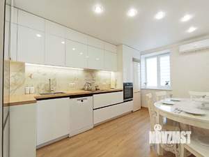2-к квартира, вторичка, 60м2, 1/10 этаж