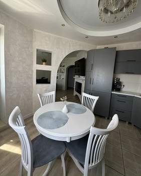 2-к квартира, вторичка, 63м2, 7/7 этаж