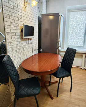 2-к квартира, вторичка, 61м2, 1/5 этаж