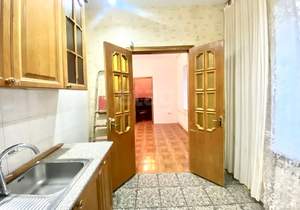 3-к квартира, вторичка, 49м2, 1/4 этаж