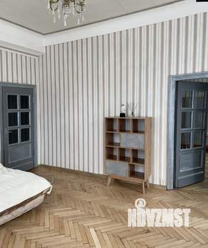 2-к квартира, вторичка, 68м2, 4/4 этаж