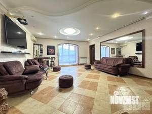 4-к квартира, вторичка, 144м2, 3/5 этаж