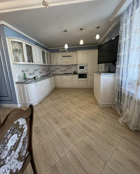4-к квартира, вторичка, 147м2, 8/8 этаж
