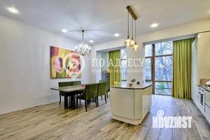 3-к квартира, вторичка, 197м2, 2/5 этаж