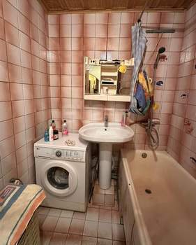 3-к квартира, вторичка, 68м2, 1/10 этаж