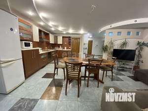 4-к квартира, вторичка, 153м2, 8/10 этаж