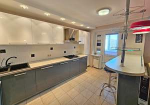 2-к квартира, вторичка, 67м2, 10/10 этаж