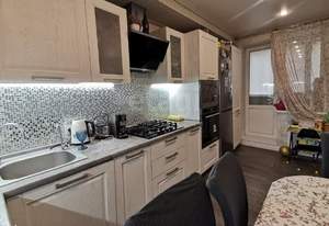 2-к квартира, вторичка, 58м2, 1/10 этаж