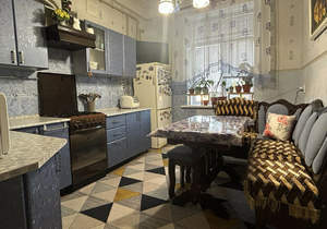 2-к квартира, вторичка, 61м2, 1/4 этаж