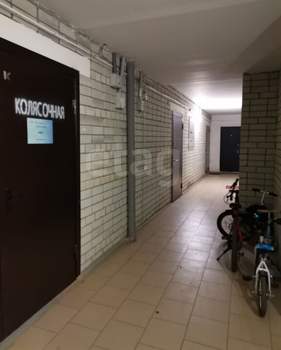 2-к квартира, вторичка, 58м2, 1/10 этаж