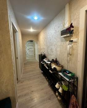 2-к квартира, вторичка, 57м2, 1/9 этаж