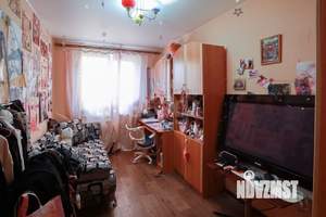 3-к квартира, вторичка, 58м2, 9/9 этаж