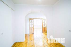 2-к квартира, вторичка, 110м2, 2/4 этаж