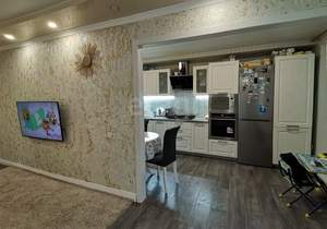 2-к квартира, вторичка, 58м2, 1/10 этаж