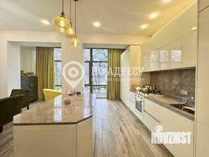 3-к квартира, вторичка, 197м2, 2/5 этаж