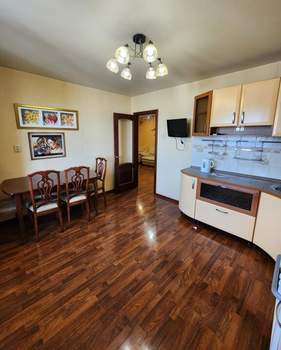 4-к квартира, вторичка, 100м2, 10/10 этаж
