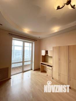 3-к квартира, вторичка, 108м2, 10/10 этаж