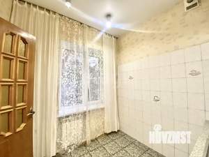 3-к квартира, вторичка, 49м2, 1/4 этаж
