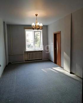 3-к квартира, вторичка, 74м2, 1/3 этаж