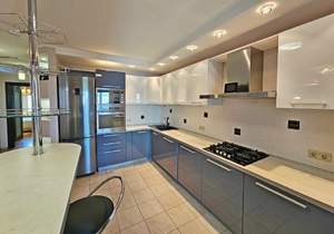 2-к квартира, вторичка, 67м2, 10/10 этаж