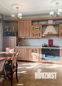 4-к квартира, вторичка, 146м2, 8/10 этаж
