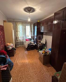 3-к квартира, вторичка, 64м2, 1/10 этаж