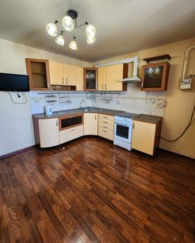 4-к квартира, вторичка, 100м2, 10/10 этаж