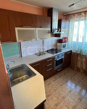 4-к квартира, вторичка, 92м2, 8/9 этаж