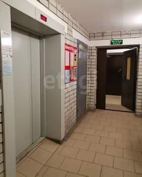 2-к квартира, вторичка, 58м2, 1/10 этаж