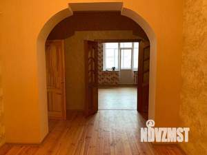 2-к квартира, вторичка, 102м2, 2/4 этаж