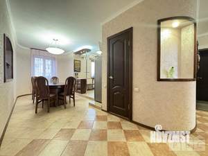 4-к квартира, вторичка, 144м2, 3/5 этаж