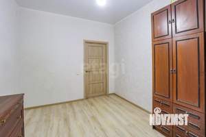 3-к квартира, вторичка, 63м2, 1/4 этаж
