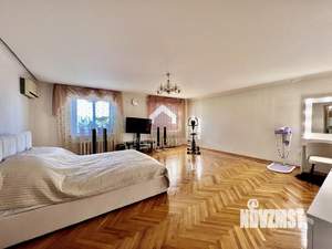 4-к квартира, вторичка, 156м2, 9/10 этаж