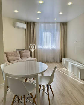 2-к квартира, вторичка, 67м2, 8/18 этаж