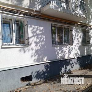 2-к квартира, вторичка, 42м2, 1/4 этаж
