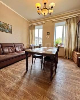 4-к квартира, вторичка, 106м2, 3/3 этаж