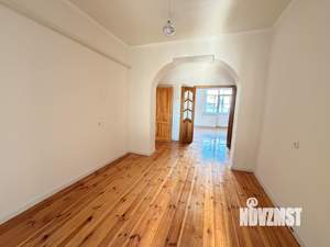 2-к квартира, вторичка, 100м2, 2/4 этаж