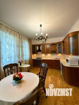 3-к квартира, вторичка, 109м2, 2/4 этаж