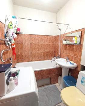 2-к квартира, вторичка, 42м2, 1/5 этаж