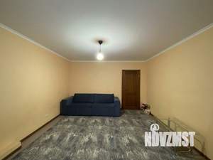 2-к квартира, вторичка, 62м2, 1/10 этаж