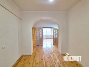 2-к квартира, вторичка, 100м2, 2/4 этаж