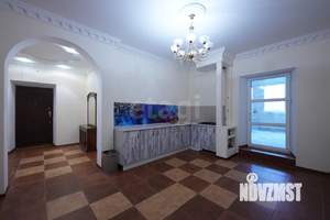 4-к квартира, вторичка, 119м2, 2/5 этаж