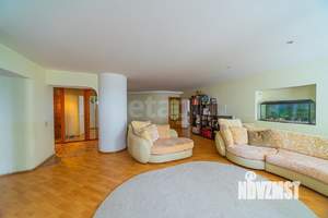 4-к квартира, вторичка, 156м2, 9/10 этаж