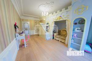 4-к квартира, вторичка, 208м2, 2/13 этаж