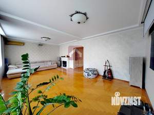 4-к квартира, вторичка, 190м2, 4/5 этаж