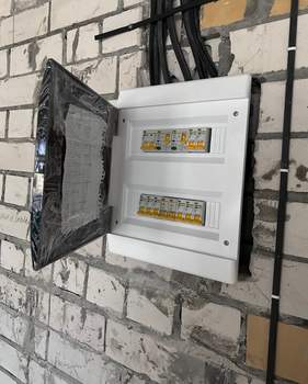 Студия квартира, вторичка, 40м2, 1/10 этаж