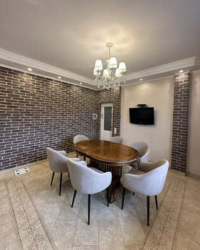 4-к квартира, вторичка, 140м2, 4/4 этаж