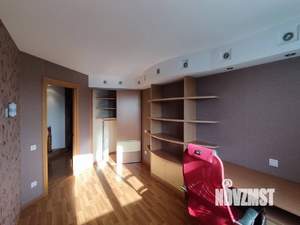 3-к квартира, вторичка, 84м2, 10/10 этаж