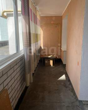 2-к квартира, вторичка, 63м2, 1/10 этаж
