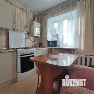 2-к квартира, вторичка, 42м2, 1/4 этаж